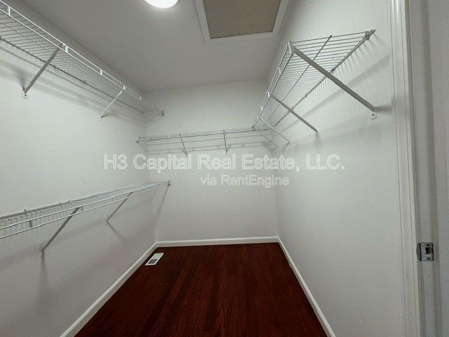 Building Photo - 1041 Flora Lake Ct