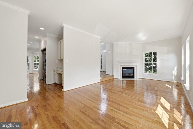 Building Photo - 45805 Marlane Terrace