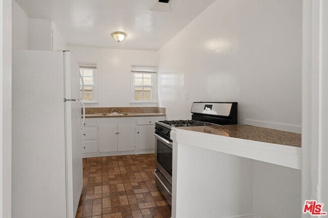 Building Photo - 6773 Yucca St