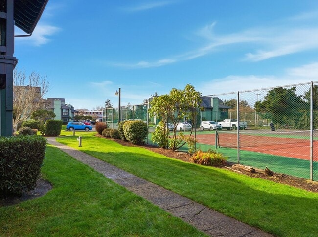 Building Photo - 336 NE Skipanon Dr