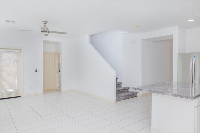 Building Photo - 7500 E Deer Valley Rd