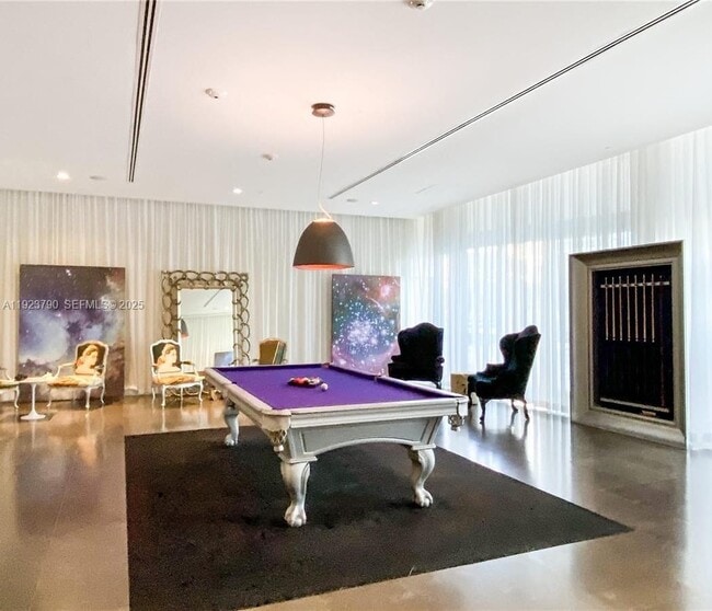 Building Photo - 465 Brickell Ave