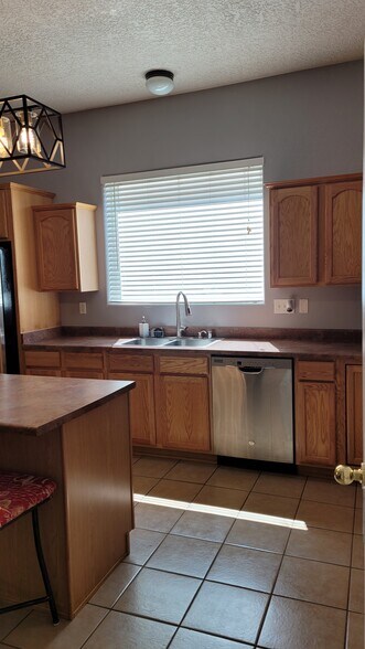 Building Photo - 2224 Mayapan Rd SE