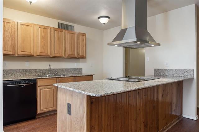 Building Photo - 504 Woodcrest Way