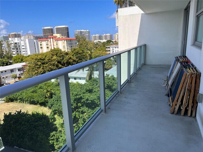 Building Photo - 1025-1092 92nd St