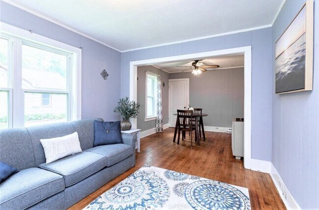 Building Photo - 226 Joyce St