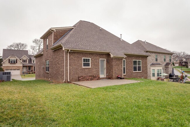 Building Photo - 4-Bed/3-Bath with Bonus Rm. in Spring Hill!