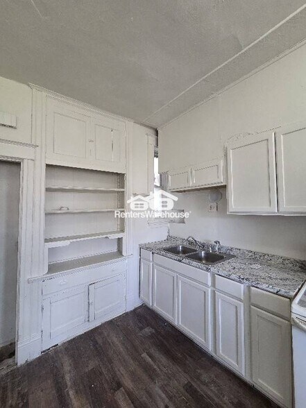 Building Photo - 4223 Red Bud Ave