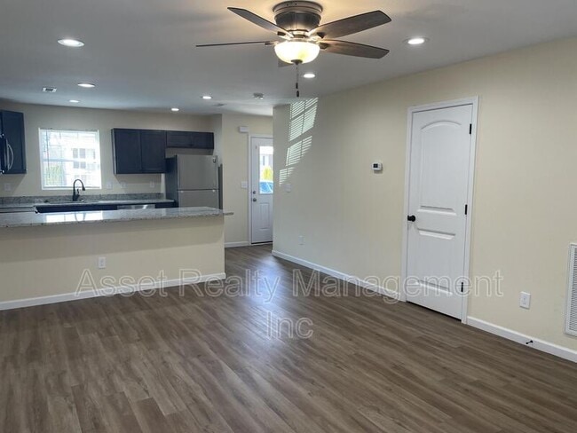 Building Photo - 923 Warrior Hill Dr