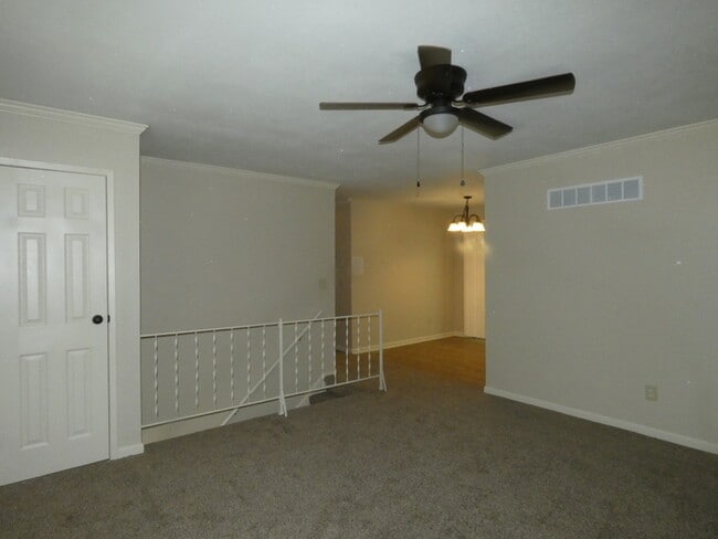 Building Photo - Beautifully Updated Property In North Kans...