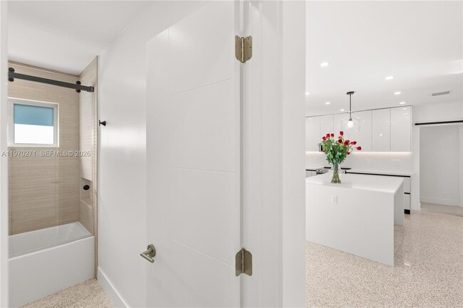 Building Photo - 6030 SW 109th Ct