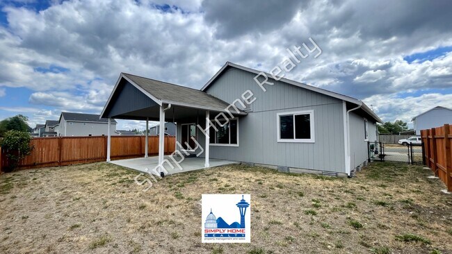 Building Photo - Welcome home to this charming 3 bedroom, 2 bathroom home in the heart of Yelm!