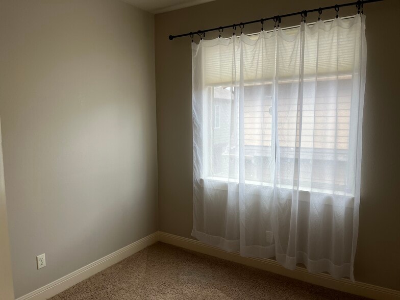 Third bedroom 3rd floor - 14260 SW Compass Dr