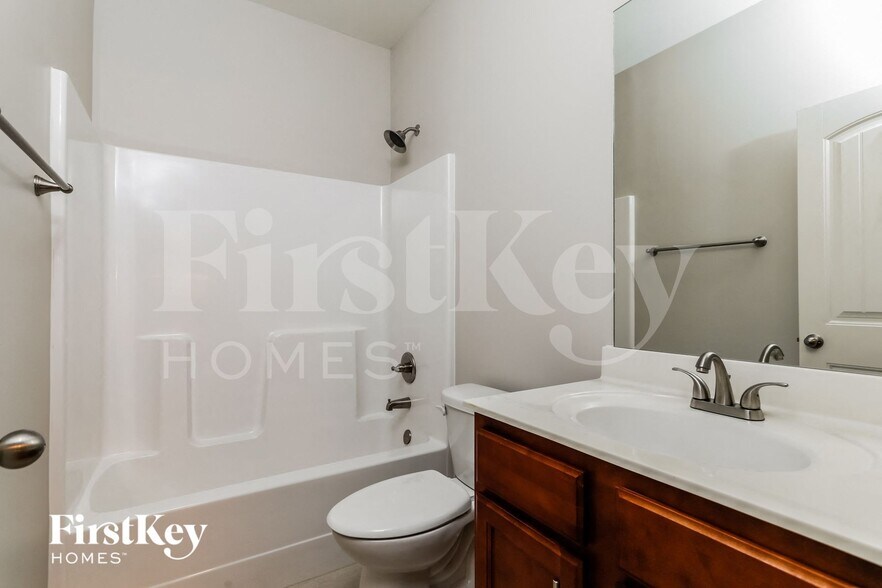 Building Photo - 4524 Wilshire Ct