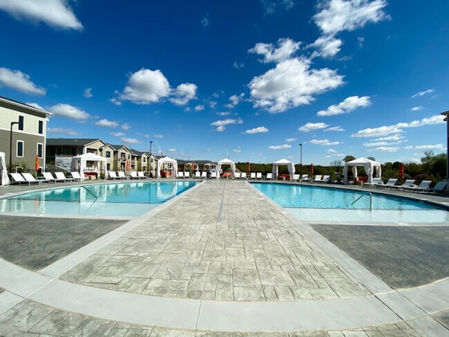 Building Photo - 1402 Cedar Thicket Ct