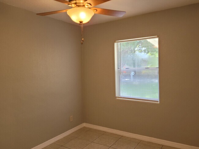 Building Photo - Live Close to It All in This Updated 3-Bed...