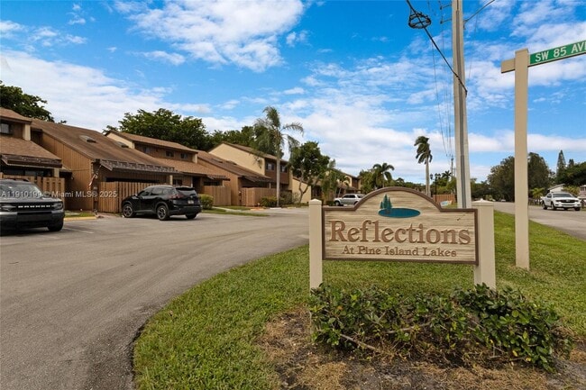 Building Photo - 4165 SW 85th Ave