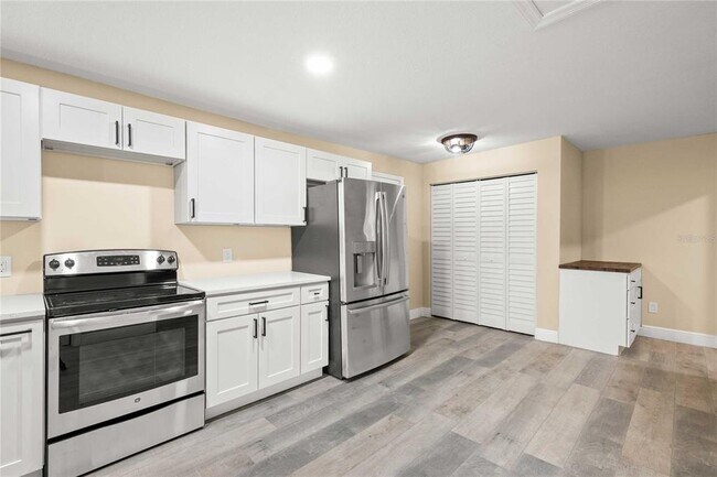 Building Photo - 3204 E 23rd Ave
