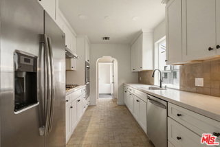 Building Photo - 428 S Bedford Dr
