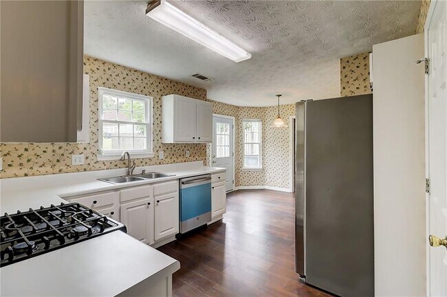 Building Photo - 1061 Chase Creek Ct