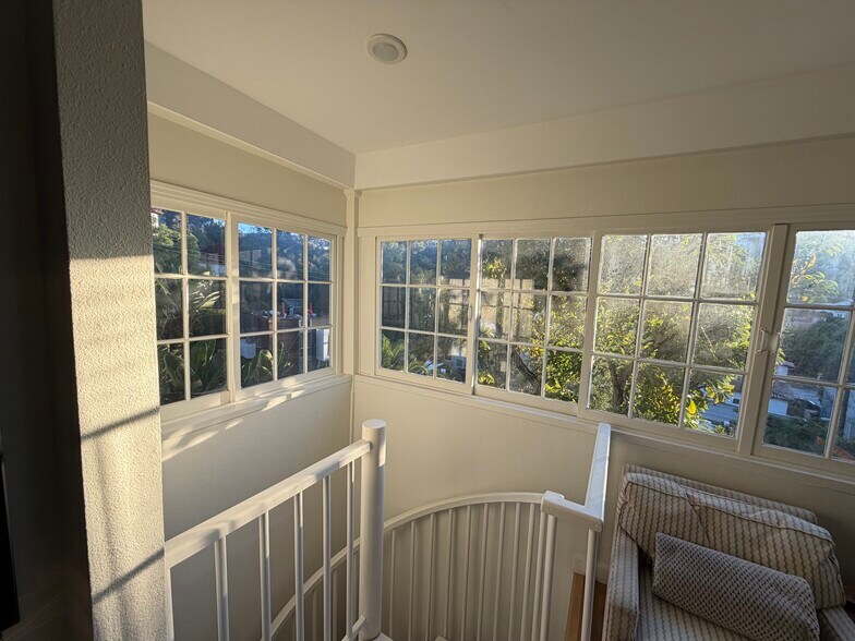 Building Photo - 6124 Glen Tower St