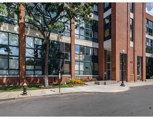 Building Photo - 42 8th St