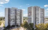 Building Photo - 1 bedroom studio high-rise condo