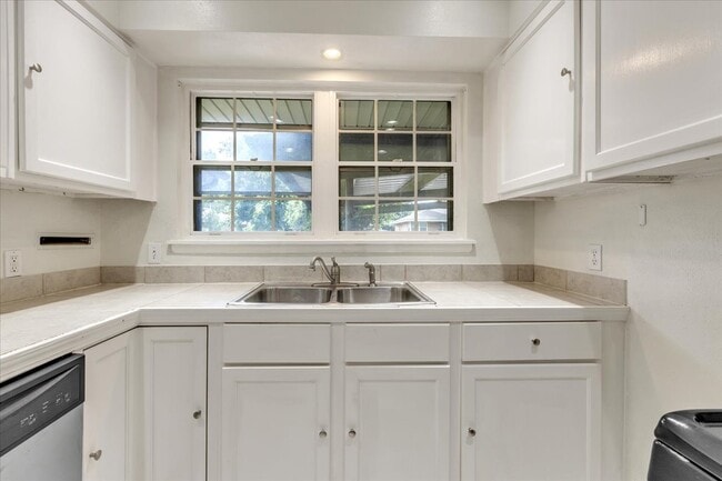 Building Photo - 2037 NW 47th St