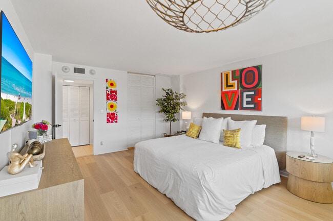 Building Photo - 5100 N Ocean Blvd