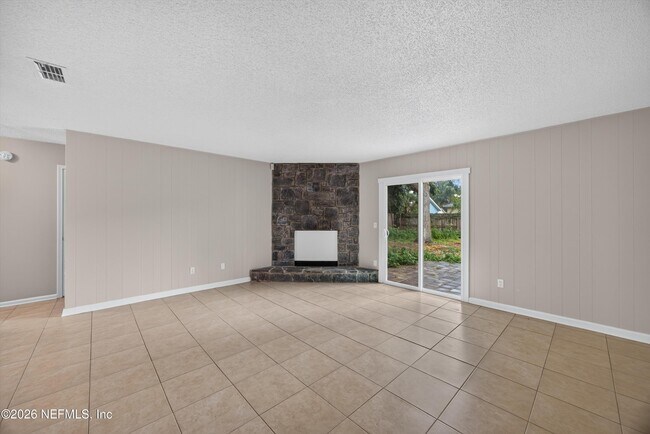Building Photo - 1040 Willow Cove Ct E