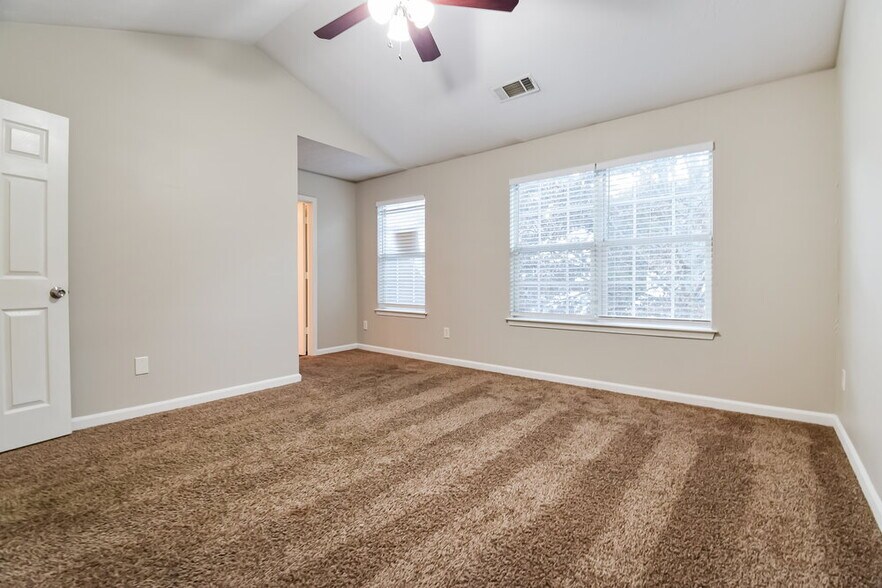 Building Photo - 343 Clearsprings Dr