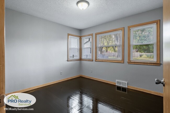 Building Photo - 3 Bedroom Home in New Prague