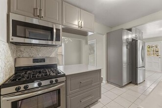 Building Photo - 1808 Random Rd