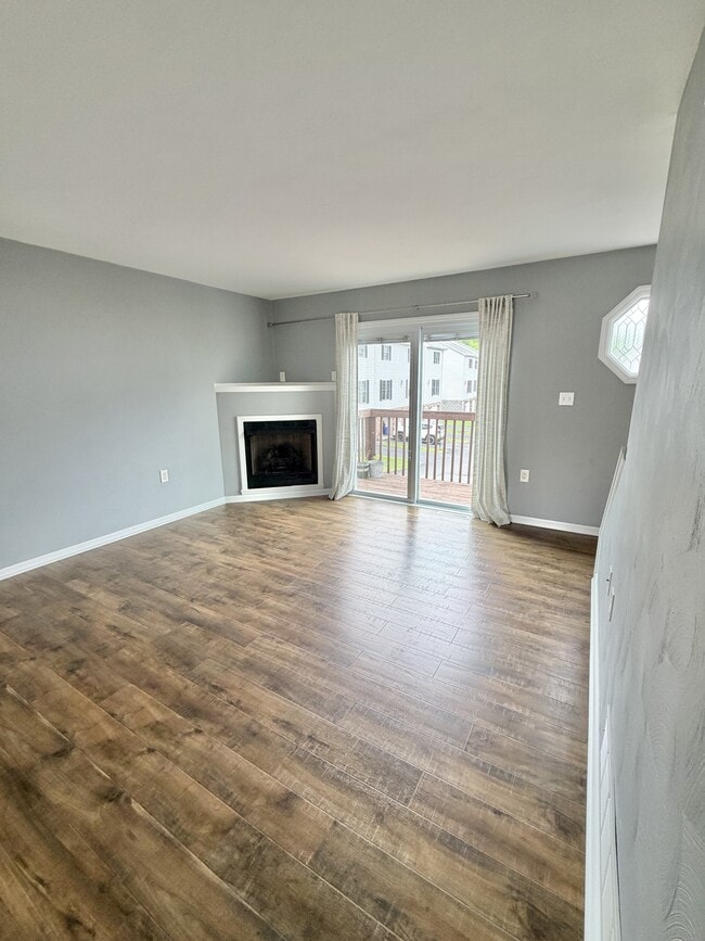 Building Photo - 1601 Thistle Dr