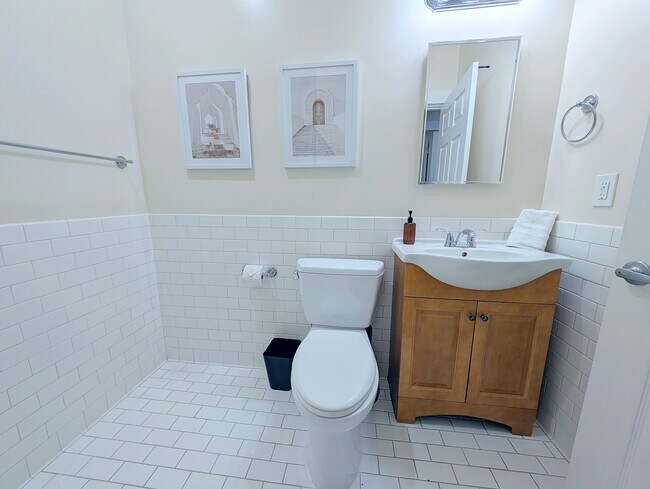 Building Photo - The Norm Appartments