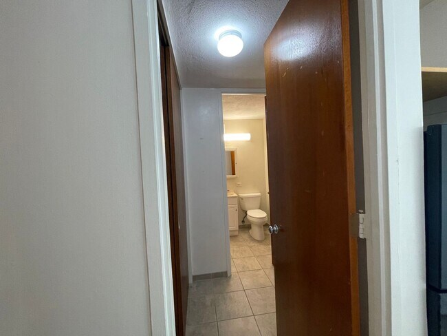 Building Photo - 1511 Nuuanu Ave