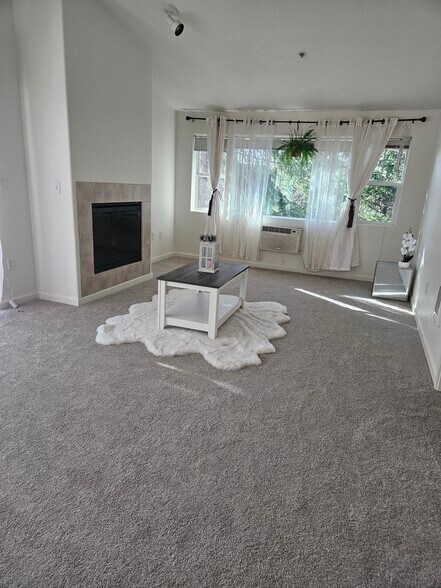 Building Photo - 730 NW 185th Ave