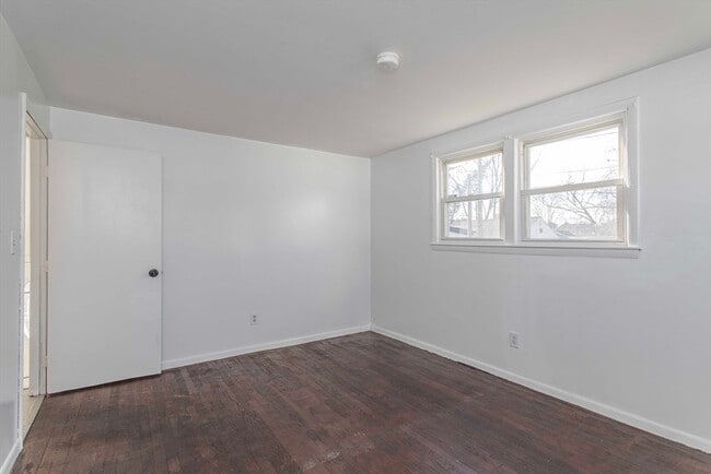 Building Photo - 16 Falconer Ave