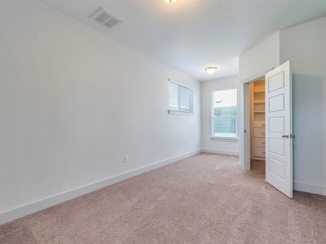 Building Photo - 2315 Capulet St