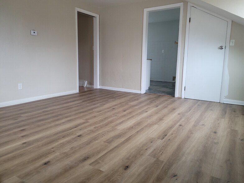 Building Photo - 315 Julian St