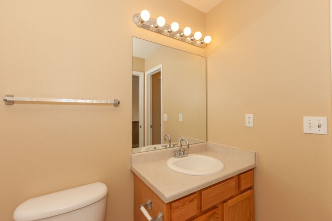 Building Photo - Spacious 3-Bedroom Townhome in Prime South...