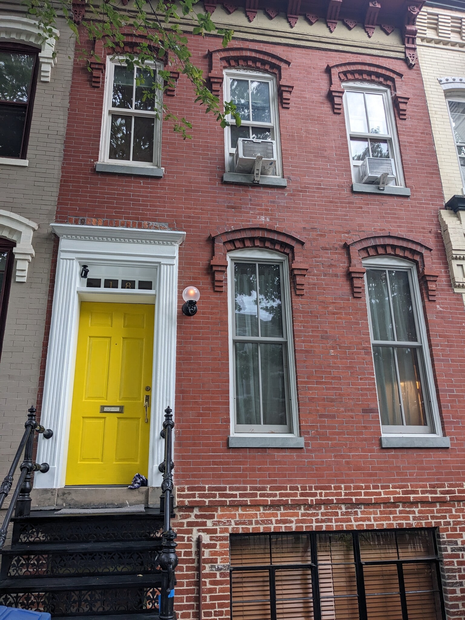 Building Photo - 18 8th St NE