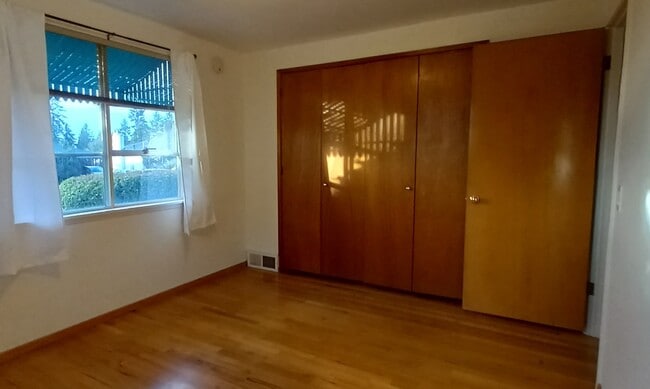 Building Photo - 11532 4th Ave NW