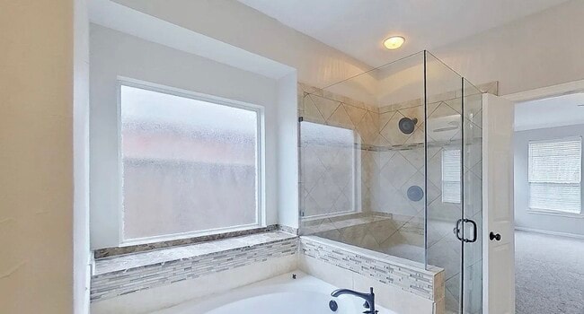 Building Photo - Charming 4-Bedroom Home with Modern Comforts & Spacious Living