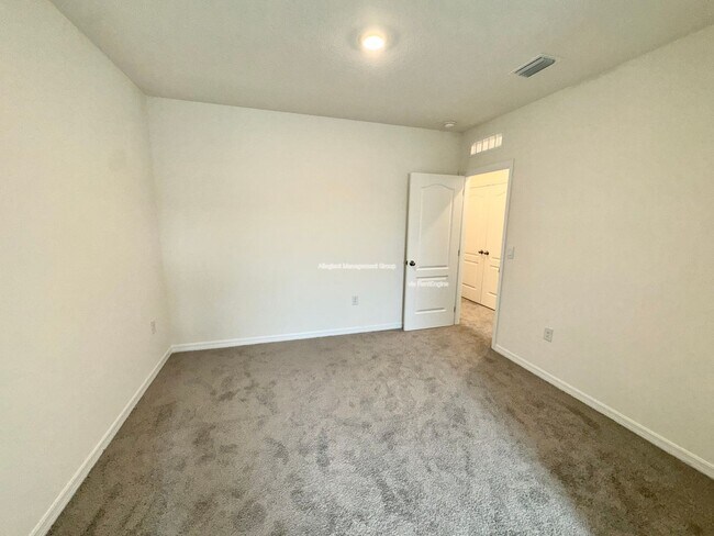 Building Photo - 1393 Isleta Lp