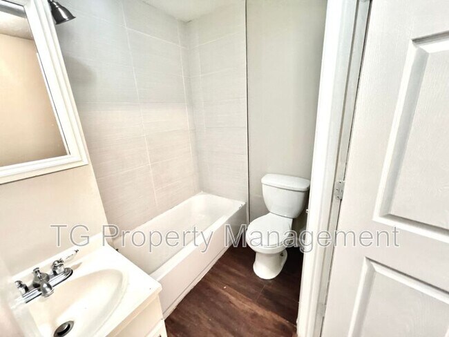 Building Photo - 8214 Herlong Rd