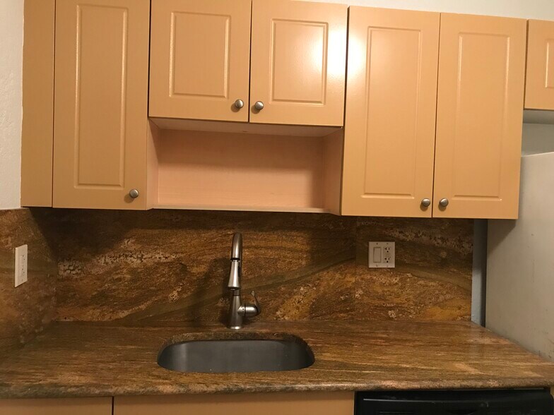 Building Photo - 760 SE 2nd Ave