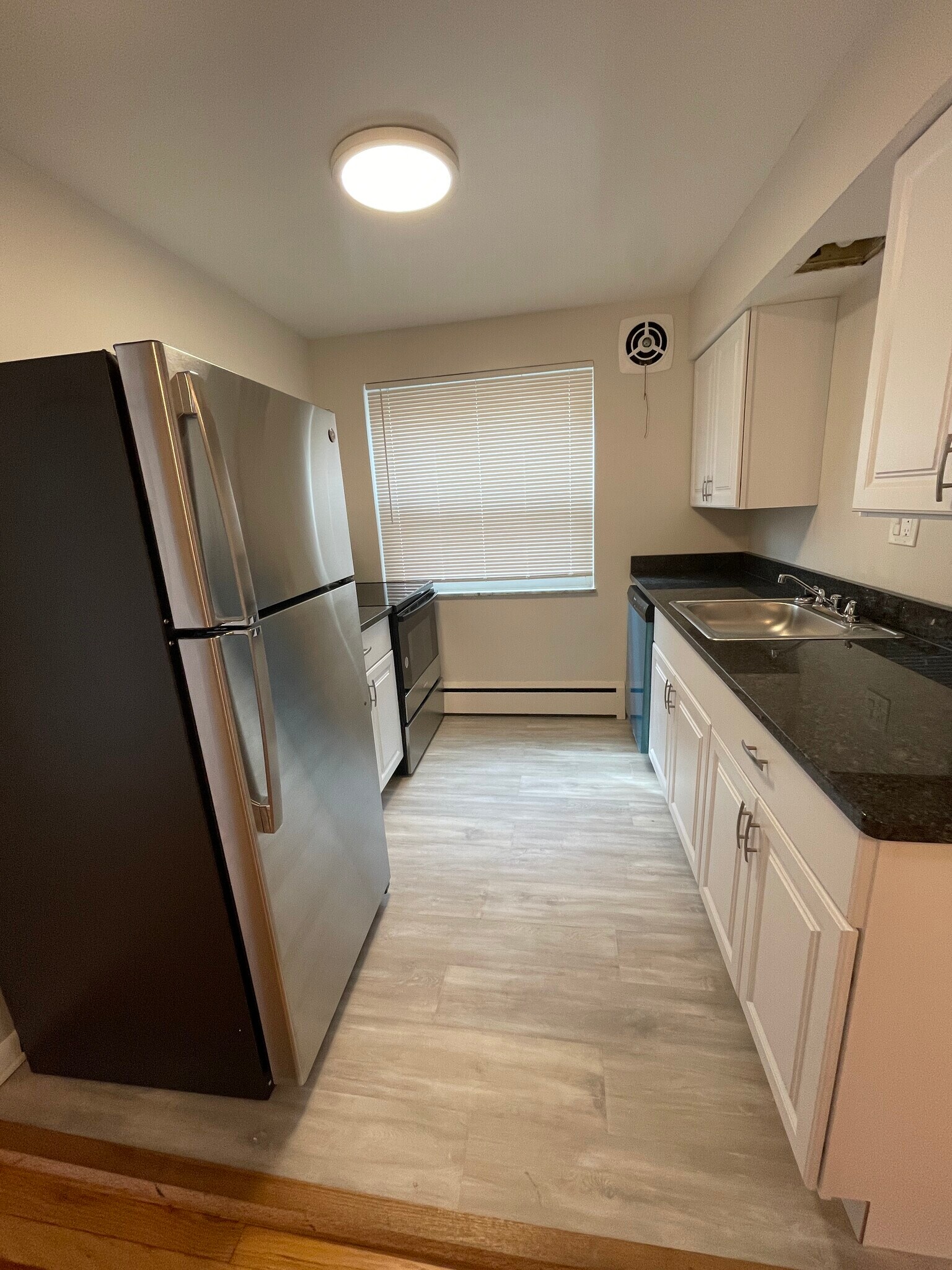 Kitchen - 4012 O Leary Ave