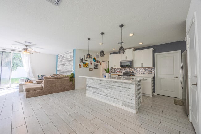 Building Photo - 2460 Timber Forest Dr