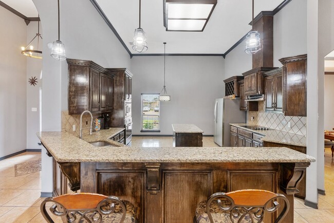 Building Photo - 4 bedroom 3 bathroom-Rodd Field/Yorktown
